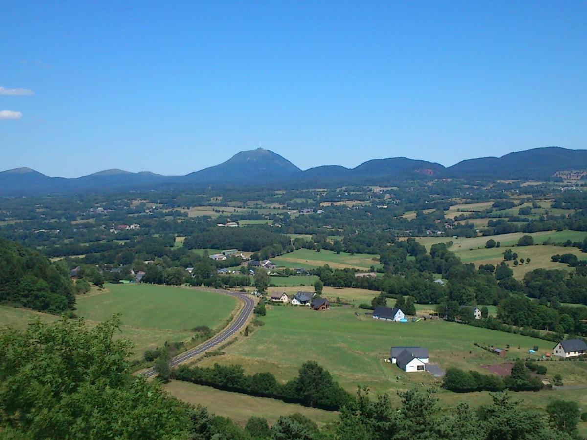Lilas, Gite Saint Antoine, Orcival, Entre Sancy Et Volcans. Екстериор снимка